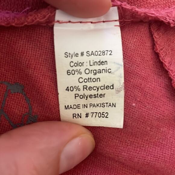 Threads 4 Thoughts Sustainable apparel “Earth” red short sleeve crop top - Picture 4 of 4